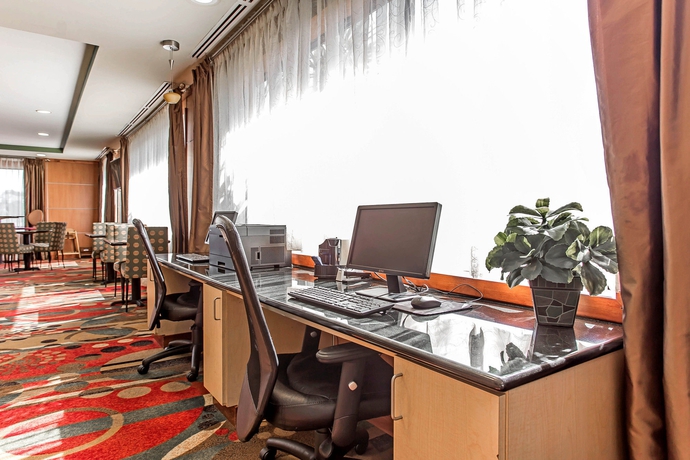 Imagen de los interiores del Hotel Comfort Suites Stockbridge Atlanta South. Foto 11
