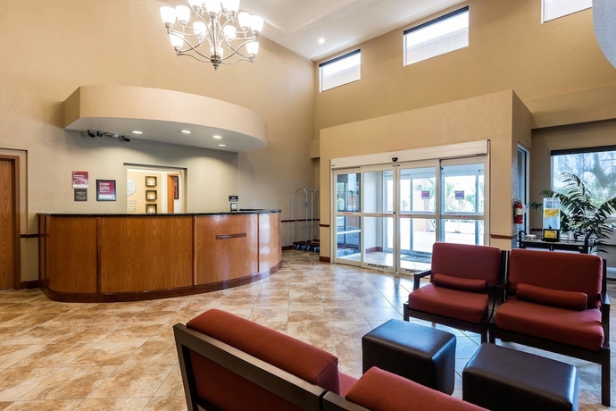 Imagen de los interiores del Hotel Comfort Suites Tampa Airport North. Foto 16