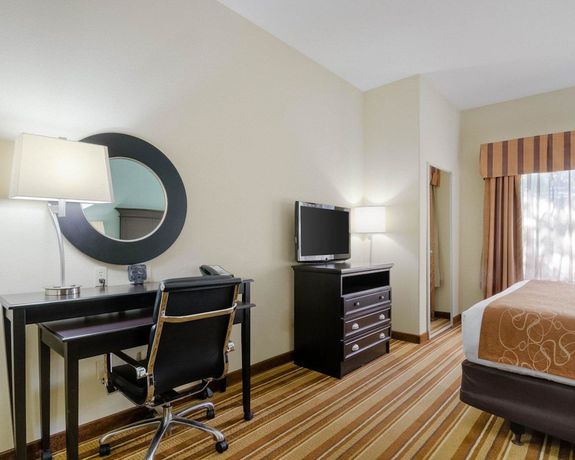 Imagen de la habitación del Hotel Comfort Suites Topeka Northwest. Foto 7