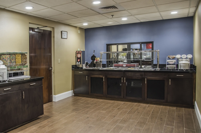 Imagen del bar/restaurante del Hotel Comfort Suites University - Research Park. Foto 5