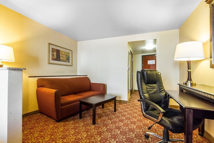 Imagen de la habitación del Hotel Comfort Suites Vacaville-Napa Valley Area. Foto 11