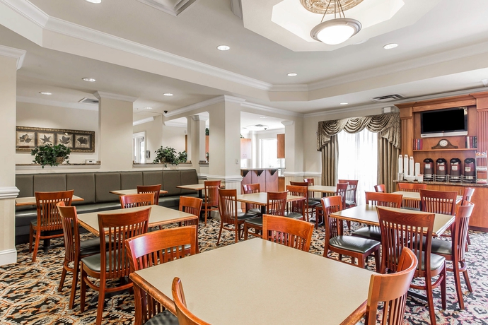 Imagen del bar/restaurante del Hotel Comfort Suites, Valdosta. Foto 3