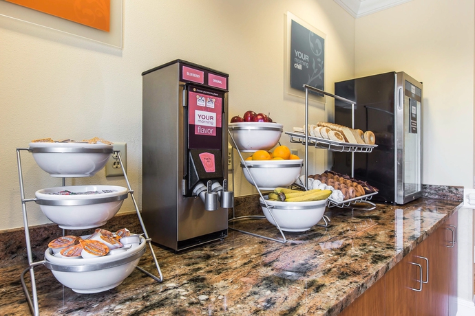Imagen del bar/restaurante del Hotel Comfort Suites, Valdosta. Foto 4