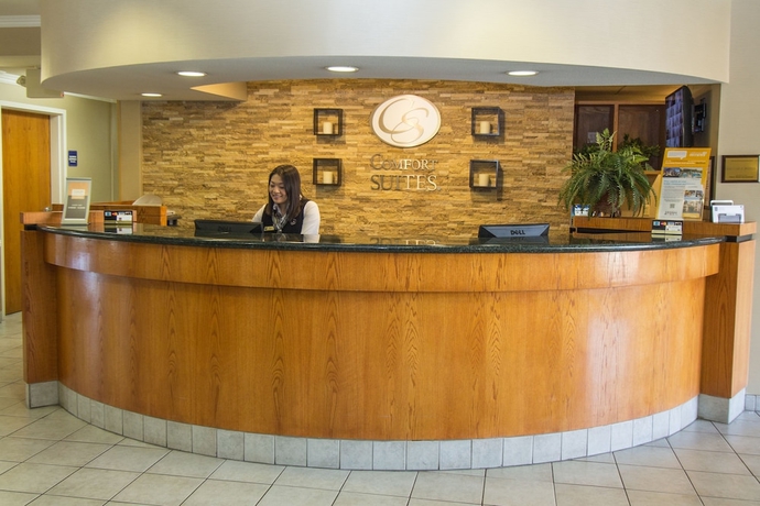 Imagen de los interiores del Hotel Comfort Suites Visalia Convention Center. Foto 17