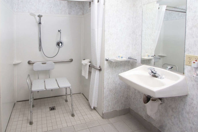 Imagen de la habitación del Hotel Comfort Suites Visalia Convention Center. Foto 15