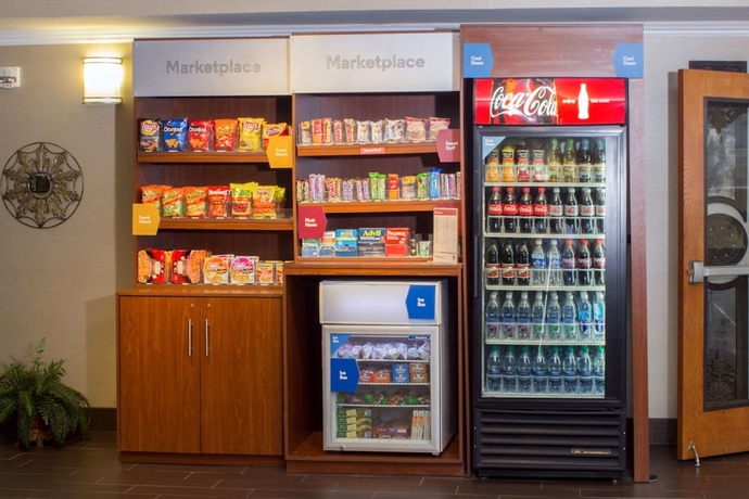 Imagen general del Hotel Comfort Suites Visalia Convention Center. Foto 2