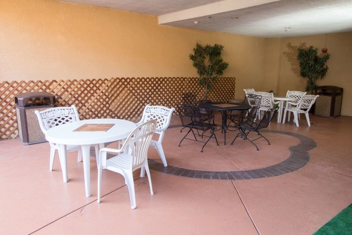 Imagen general del Hotel Comfort Suites Visalia Convention Center. Foto 3