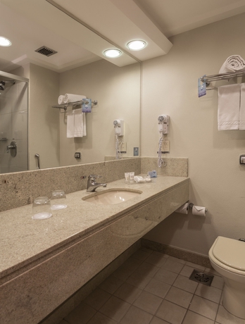 Imagen de la habitación del Hotel Comfort Suites Vitoria. Foto 13