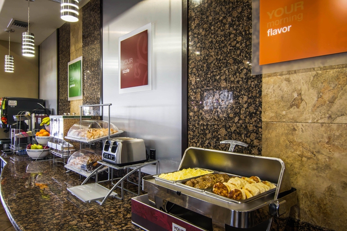 Imagen del bar/restaurante del Hotel Comfort Suites West Dallas - Cockrell Hill. Foto 5