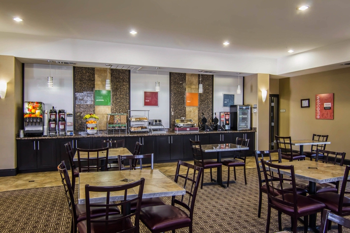 Imagen del bar/restaurante del Hotel Comfort Suites West Dallas - Cockrell Hill. Foto 6