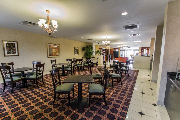 Imagen del bar/restaurante del Hotel Comfort Suites West Jacksonville. Foto 1