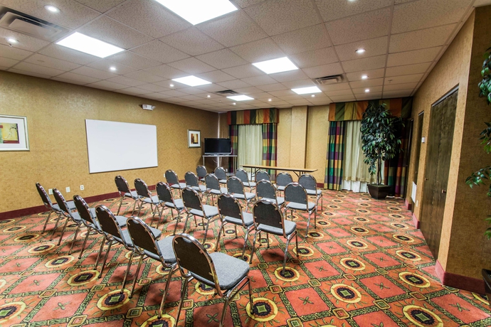 Imagen de los interiores del Hotel Comfort Suites West Jacksonville. Foto 11