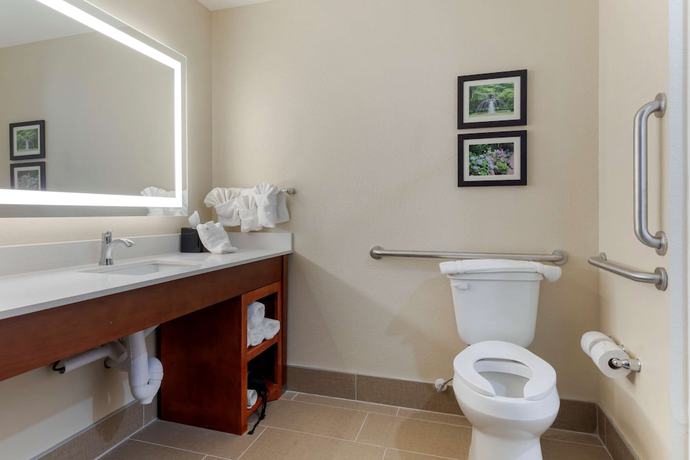 Imagen de la habitación del Hotel Comfort Suites West Monroe Near Ike Hamilton Expo Center. Foto 7