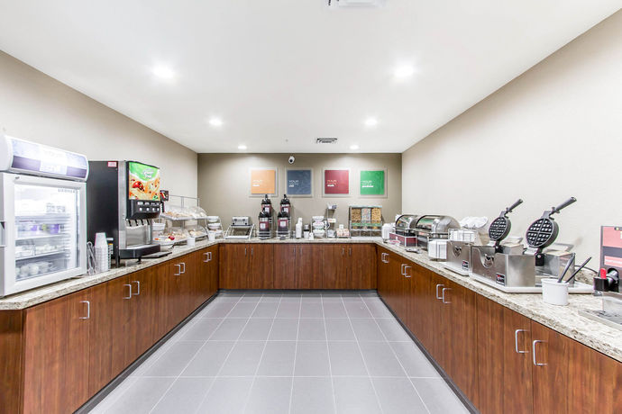 Imagen de los interiores del Hotel Comfort Suites West Omaha. Foto 7