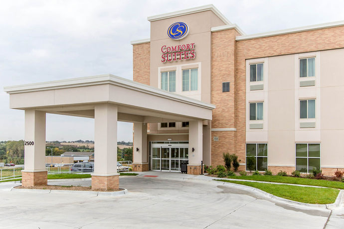 Imagen general del Hotel Comfort Suites West Omaha. Foto 1