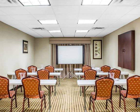 Imagen de los interiores del Hotel Comfort Suites Wilson I-95. Foto 18