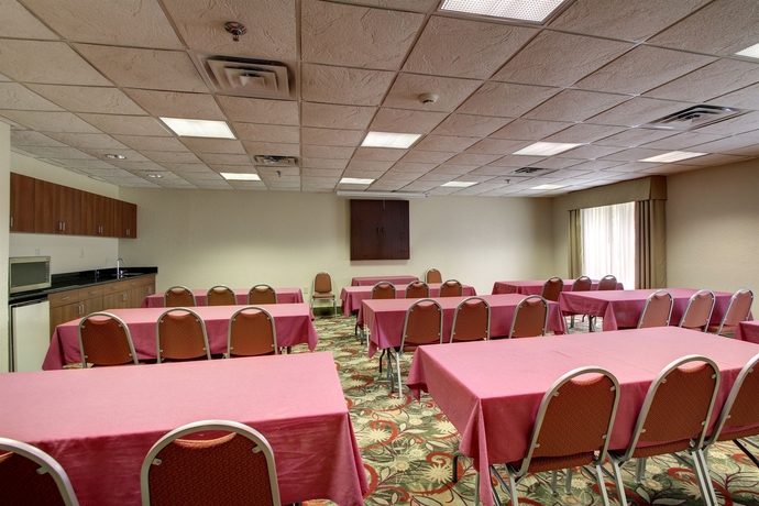 Imagen de los interiores del Hotel Comfort Suites, Woodstock. Foto 14