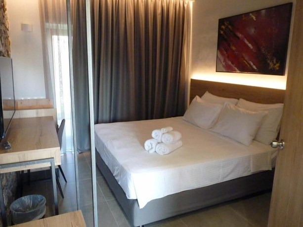 Imagen de la habitación del Hotel Comfort Suites and Rooms. Foto 20