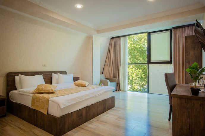Imagen de la habitación del Hotel Comfort, Tbilisi. Foto 2