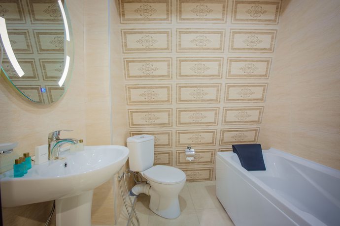 Imagen de la habitación del Hotel Comfort, Tbilisi. Foto 15