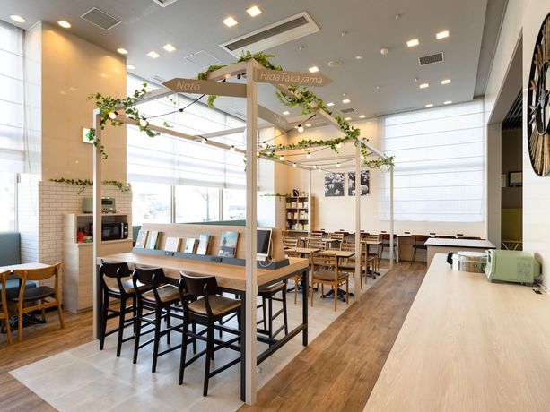 Imagen de los interiores del Hotel Comfort Toyama. Foto 15