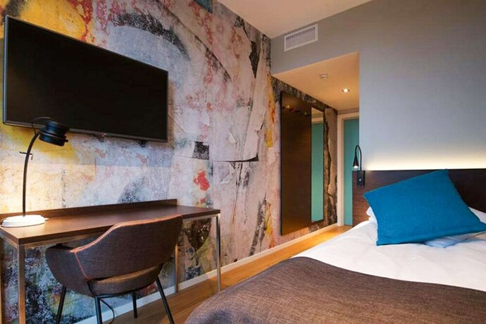 Imagen de la habitación del Hotel Comfort Victoria Floro. Foto 9