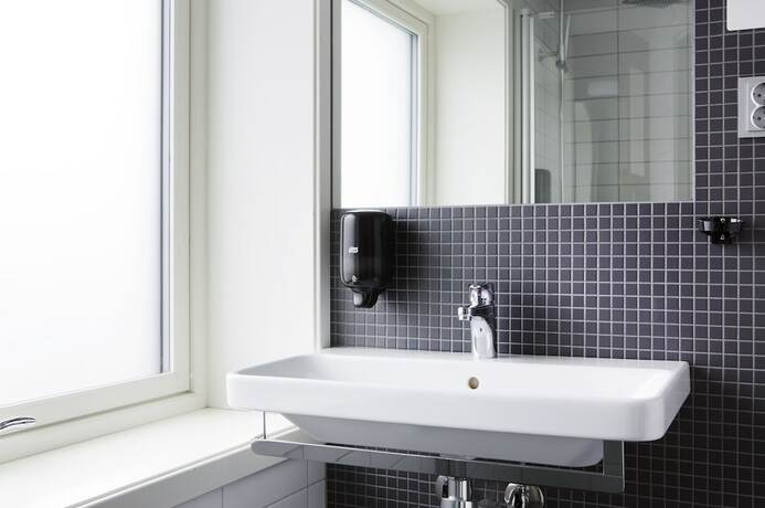 Imagen de la habitación del Hotel Comfort Victoria Floro. Foto 12