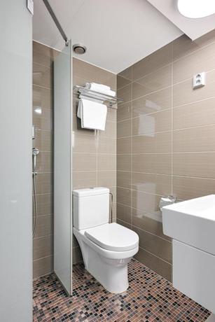 Imagen de la habitación del Hotel Comfort Xpress Helsinki Airport Terminal. Foto 4