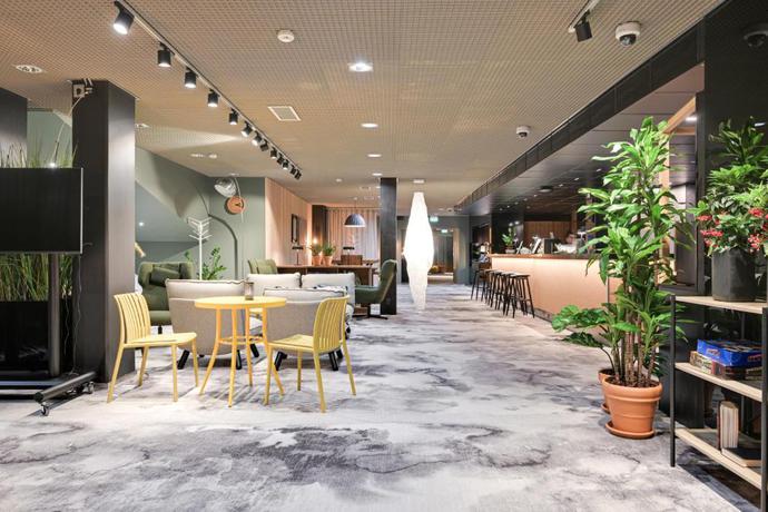 Imagen de los interiores del Hotel Comfort Xpress Helsinki Airport Terminal. Foto 8