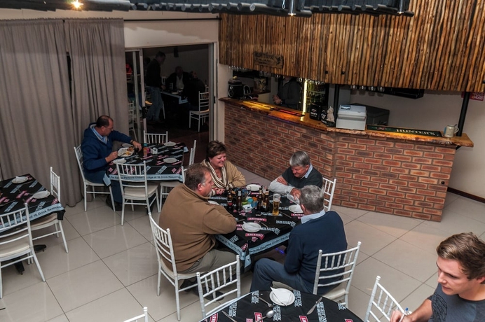 Imagen del bar/restaurante del Hotel Comfort Zone BandB Mthatha. Foto 8
