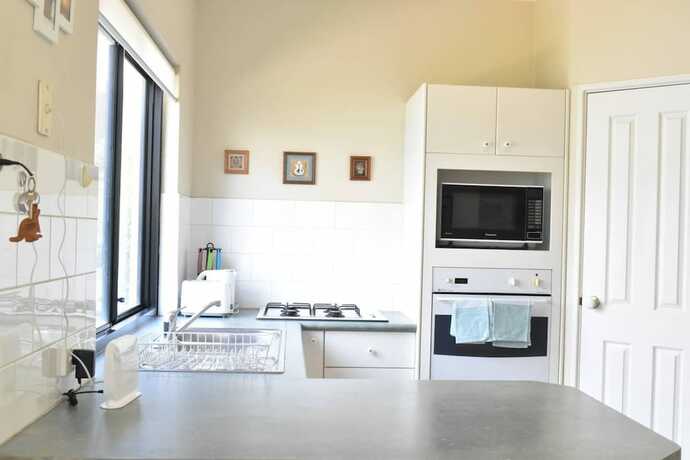 Imagen de la habitación del Hotel Comfortable 2 Bedroom With Serene Garden. Foto 21