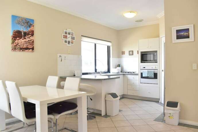 Imagen de la habitación del Hotel Comfortable 2 Bedroom With Serene Garden. Foto 23