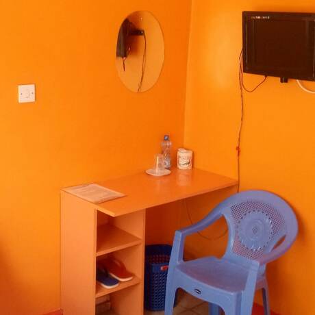 Imagen general del Hotel Comfy Night Guest House. Foto 2