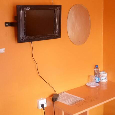 Imagen general del Hotel Comfy Night Guest House. Foto 3