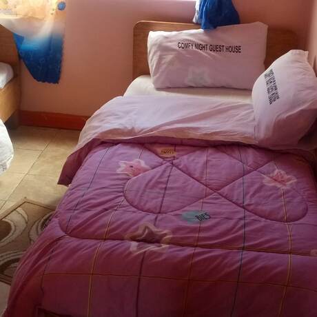 Imagen de la habitación del Hotel Comfy Night Guest House. Foto 12