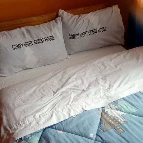 Imagen de la habitación del Hotel Comfy Night Guest House. Foto 13