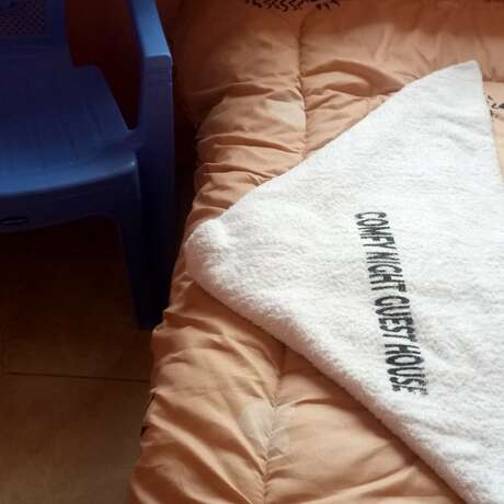 Imagen de la habitación del Hotel Comfy Night Guest House. Foto 14