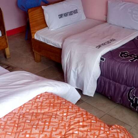 Imagen general del Hotel Comfy Night Guest House. Foto 9