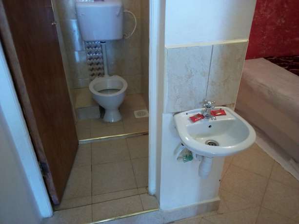 Imagen de la habitación del Hotel Comi Village. Foto 9