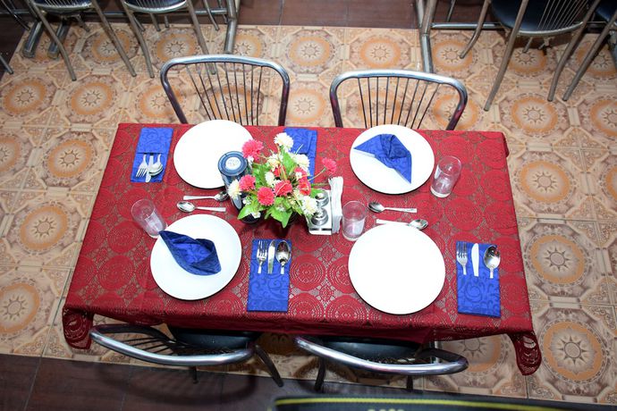 Imagen del bar/restaurante del Hotel Comlux, Manali. Foto 3