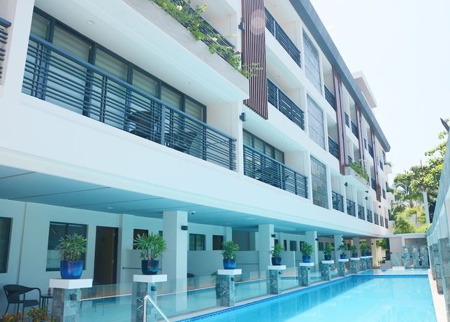 Imagen de la piscina del Hotel Commander Suites De Boracay. Foto 19