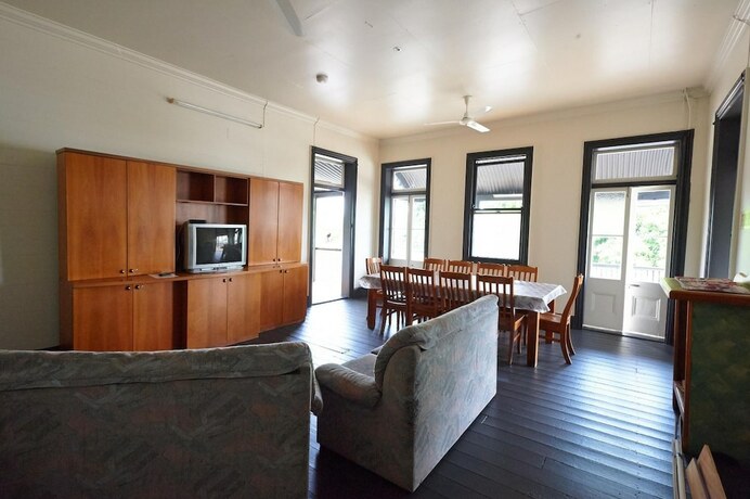Imagen general del Hotel Commercial, Charters Towers. Foto 16
