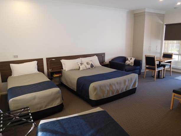 Imagen de la habitación del Hotel Commercial Golf Resort. Foto 10