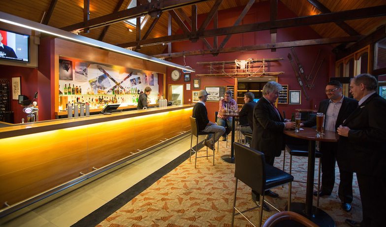 Imagen del bar/restaurante del Hotel Commodore Airport. Foto 2