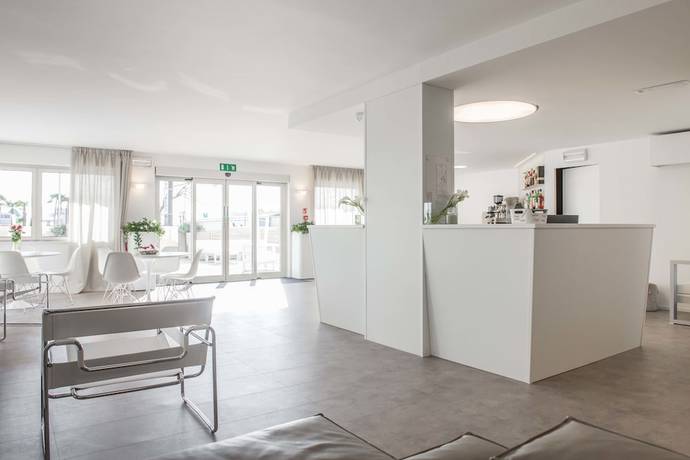 Imagen de los interiores del Hotel Commodore, Cervia. Foto 19