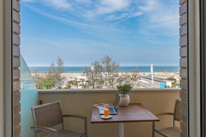 Imagen general del Hotel Commodore, Cervia. Foto 1