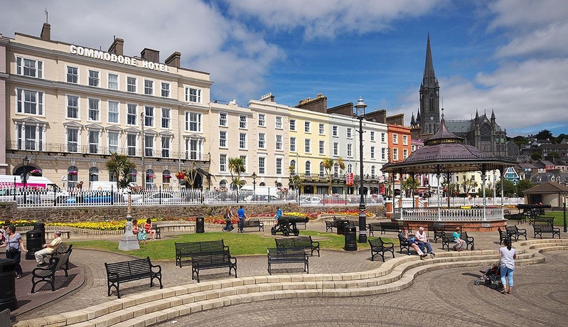 Imagen de los exteriores del Hotel Commodore, Cobh. Foto 11