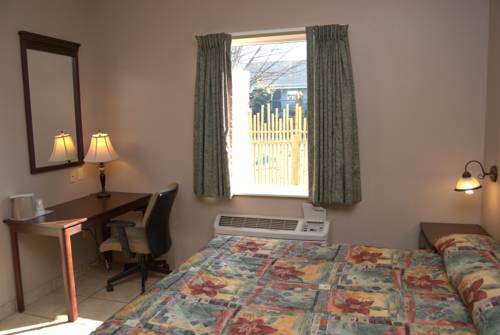 Imagen de la habitación del Hotel Commodore Resort. Foto 5