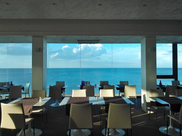 Imagen del bar/restaurante del Hotel Commodore, Riccione. Foto 5