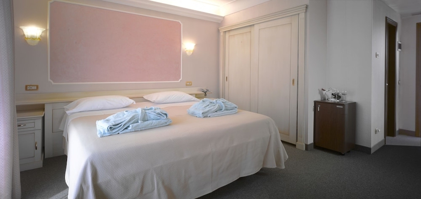 Imagen de la habitación del Hotel Commodore Terme. Foto 7